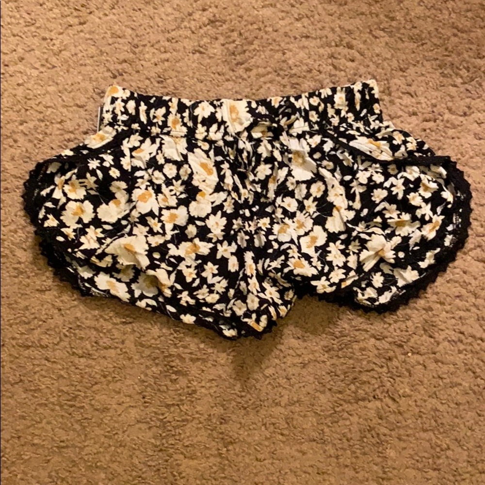 Urban Outfitters Ecote Floral Shorts